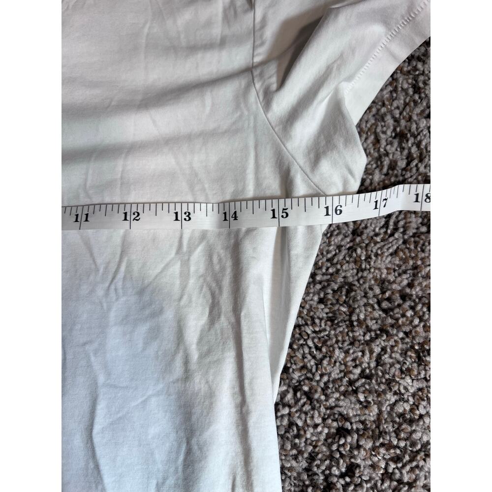 Vuori Pose Fitted Tee 58$ - Picture 3 of 4